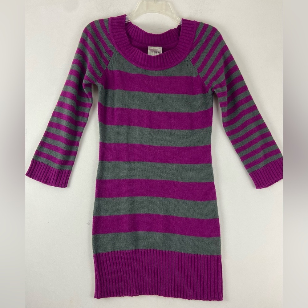 Red Paint Junior Gray Pink Striped Long Sleeve Sweater Size Small (531)